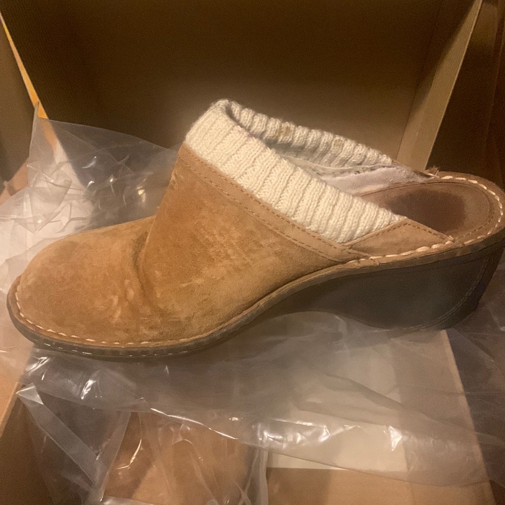UGG Women's Gael Clog Chestnut Size 9